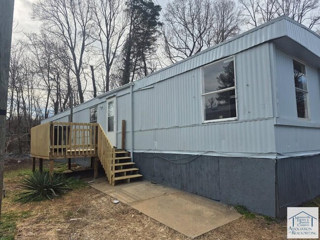 35 Liza Ct in Martinsville, VA - Building Photo - Building Photo