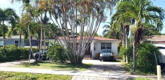 2835 Plunkett St in Hollywood, FL - Building Photo