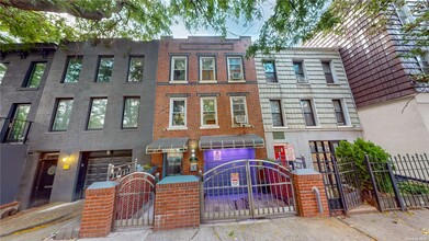 151 Bayard St in Brooklyn, NY - Building Photo - Building Photo