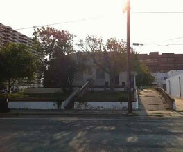 210 S Tancahua St in Corpus Christi, TX - Foto de edificio - Building Photo
