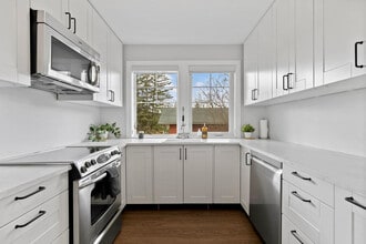 74 Elma St W in Okotoks, AB - Building Photo - Building Photo