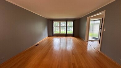3537 Winnetka Rd in Glenview, IL - Building Photo - Building Photo