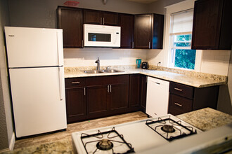 1212 Como Ave SE in Minneapolis, MN - Building Photo - Building Photo