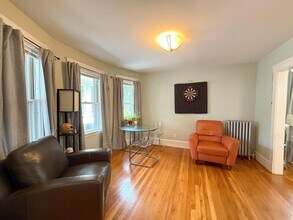 17 Milton St, Unit 1 in Cambridge, MA - Building Photo - Building Photo