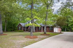 295 Lakewood Dr in Sumter, SC - Building Photo - Building Photo