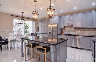 1140 Chestnut Ln in Hollywood, FL - Building Photo - Building Photo