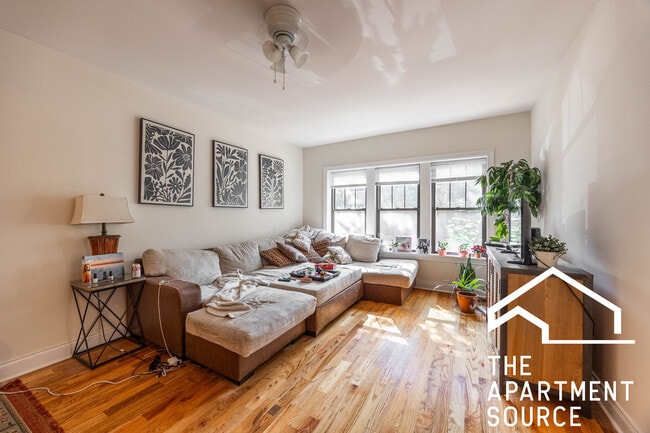 628 W Cornelia Ave, Unit 2