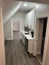 14 Cotting St, Unit 3 in Medford, MA - Building Photo - Building Photo