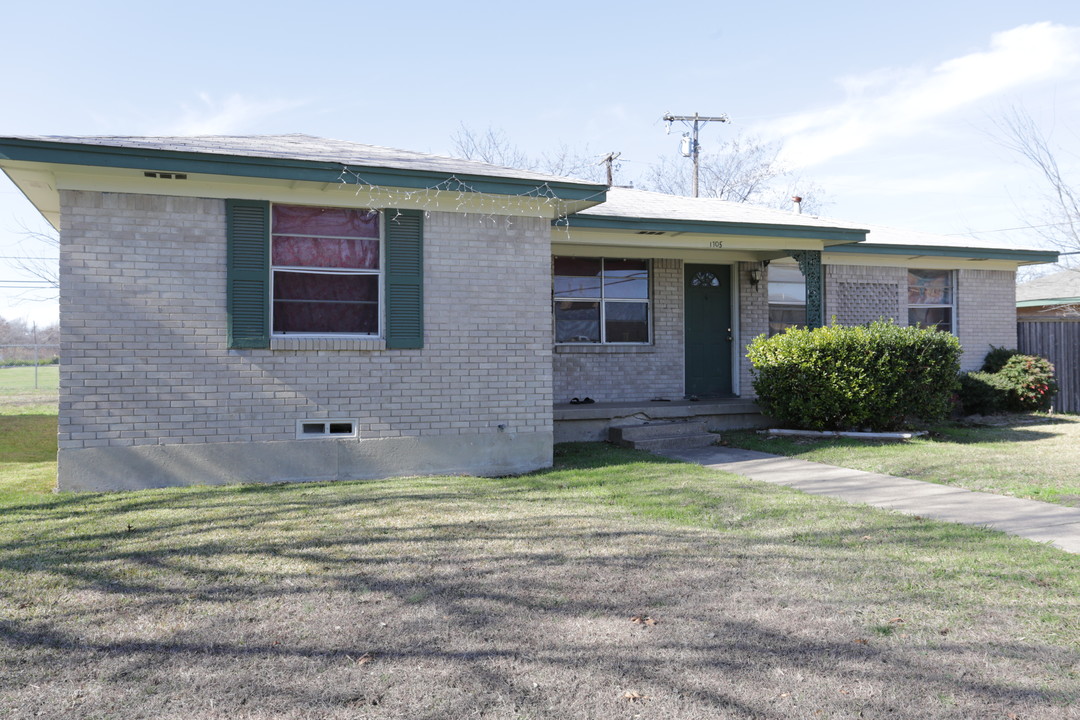 1705-1748 R Ave in Plano, TX - Building Photo