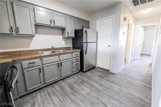 419 N 15th St in Las Vegas, NV - Building Photo - Building Photo