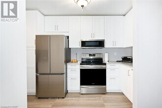 8 Buss Ct in Thorold, ON - Building Photo - Building Photo