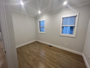 303 Maverick St, Unit 1 in Boston, MA - Building Photo - Building Photo