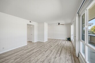 418 Whitehall Rd in Alameda, CA - Building Photo - Building Photo