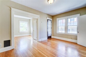 290-296-296 Laburnam Crescent in Rochester, NY - Foto de edificio - Building Photo