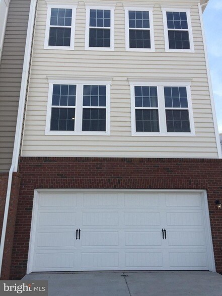 19953 Abram Ter in Ashburn, VA - Building Photo
