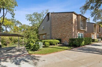 9801 Royal Ln in Dallas, TX - Building Photo - Building Photo