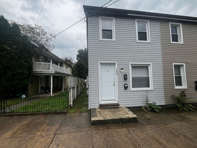546 S Main St in Chambersburg, PA - Building Photo - Building Photo