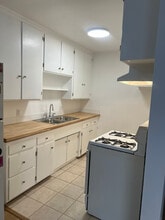 5743 La Mirada Ave in Los Angeles, CA - Building Photo - Building Photo