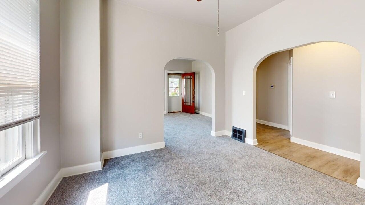 2236 Penn Pl NE in Canton, OH - Building Photo