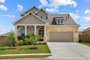 105 Big Pne Crk Ln in Bastrop, TX - Building Photo