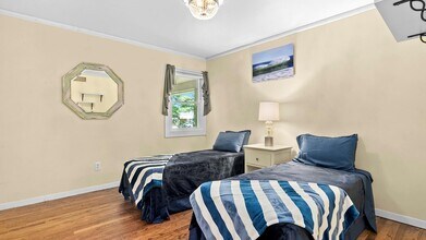 11 Mortimer St in Westhampton Beach, NY - Building Photo - Building Photo