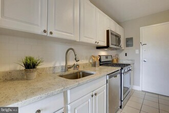 1111 University Blvd W in Silver Spring, MD - Building Photo - Building Photo
