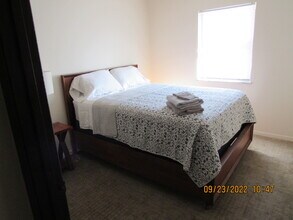 3500 Oak Tree Dr, Unit #4 in Kalamazoo, MI - Building Photo - Building Photo