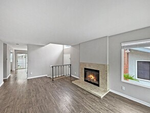 8125 Caminito Mallorca in San Diego, CA - Building Photo - Building Photo