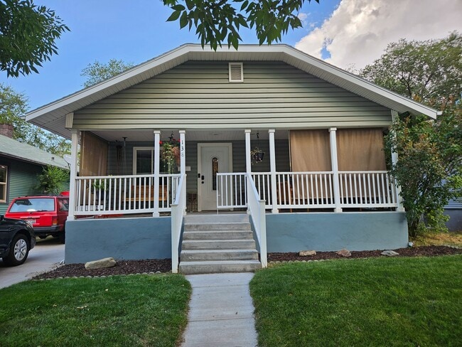 property at 138 S 10th Ave