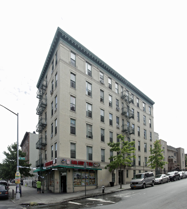 275 E 168th St in Bronx, NY - Building Photo - Building Photo