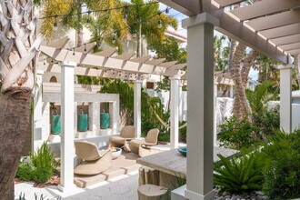 2807 Sunset Way in St Pete Beach, FL - Building Photo - Building Photo
