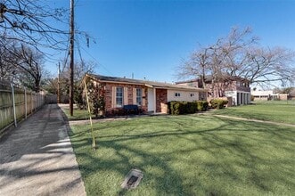506 N Elm St in Arlington, TX - Building Photo - Building Photo