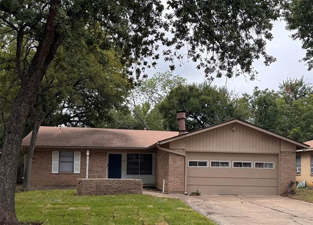 property at 1817 Oakhurst Dr