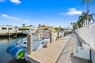 2671 NE 22nd Ct in Pompano Beach, FL - Building Photo - Building Photo