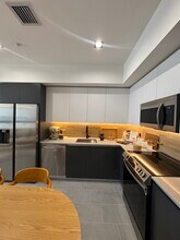 2157 NW Miami Ct, Unit 811 in Miami, FL - Building Photo - Building Photo