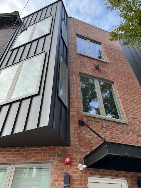 property at 2556 Frankford Ave