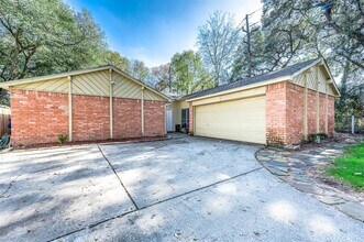 22206 Meadowrock Dr in Spring, TX - Building Photo - Building Photo