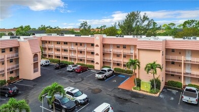 180 Turtle Lake Ct in Naples, FL - Foto de edificio - Building Photo