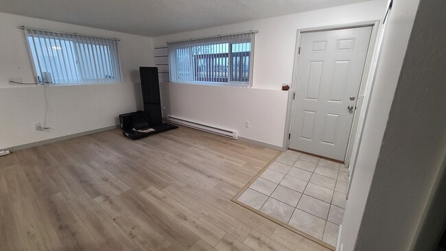 2404 N Hamilton St, Unit Unit 2 - Lower in Spokane, WA - Building Photo - Building Photo