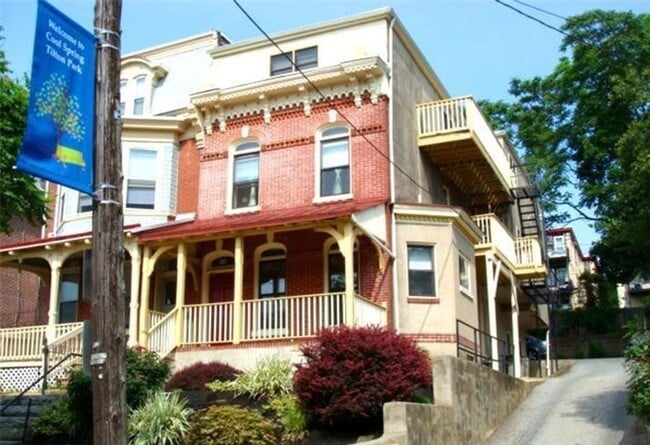 property at 811 N Van Buren St