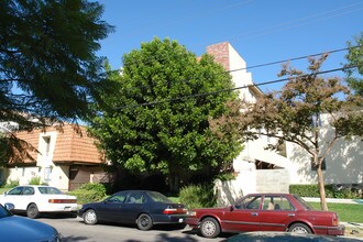 114 Olive St in Glendale, CA - Foto de edificio - Building Photo
