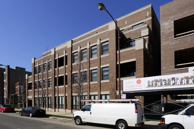 2730 Ashland in Chicago, IL - Building Photo - Building Photo