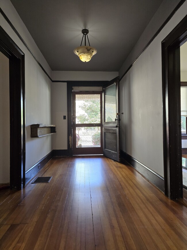29 Westwood Pl in Asheville, NC - Foto de edificio - Building Photo