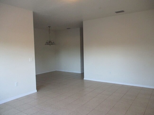 1577 NW 29 Rd in Gainesville, FL - Building Photo - Building Photo