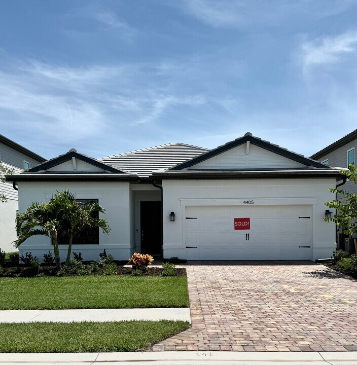 4405 Annapolis Ave in Ave Maria, FL - Building Photo