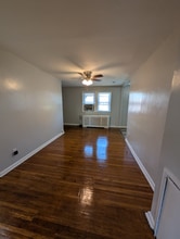 320 E Essex Ave in Lansdowne, PA - Foto de edificio - Building Photo