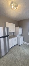 2212 Indianola Ave, Unit 2212-B in Columbus, OH - Building Photo - Building Photo