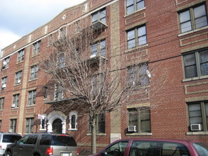 Berny Court in Flushing, NY - Building Photo - Building Photo