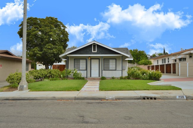 Quadruplex in Monrovia, CA - Building Photo - Building Photo