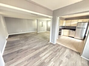 9635 White Acre Rd in Columbia, MD - Building Photo - Building Photo